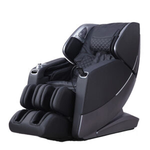 Sante Shiri 3D svart massagestol, fotograferad snett från höger, med distinkta quiltade kuddar, lysande knappar och reglage. Stolen är i upprätt position med en robust bas och modern design.